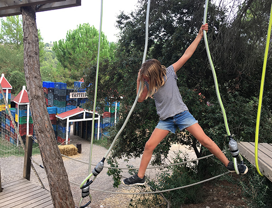 https://granjaaventurapark.com/wp-content/uploads/GRA_Fotos_carrusel_Granja_Aventura_Park_actividades_aventura_lianes_535x411_04.jpg
